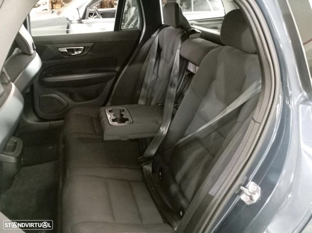 Volvo V60 2.0 B4 Momentum Plus Geartronic - 4