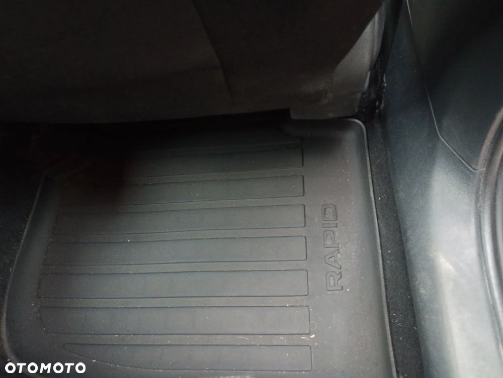 Skoda RAPID 1.2 TSI Ambition - 16