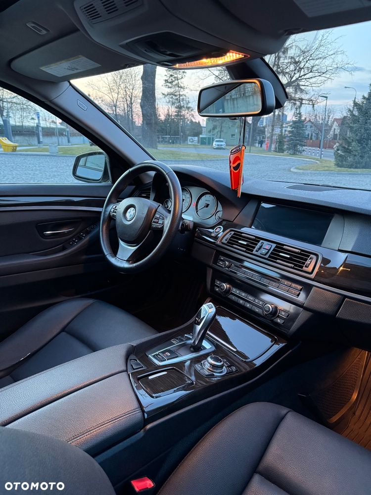 BMW Seria 5 528i - 13