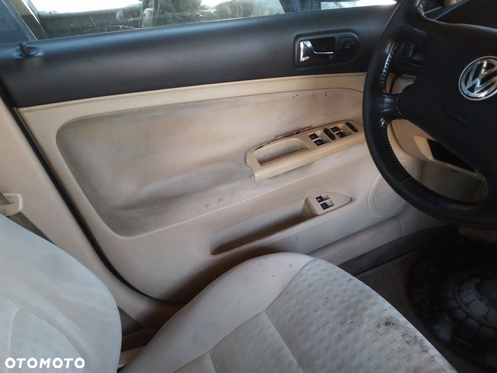 VOLKSWAGEN PASSAT B5 1.9 TDI LIFT 00 - 05 AWX   BELKA ZAWIESZENIA TYŁ - 38
