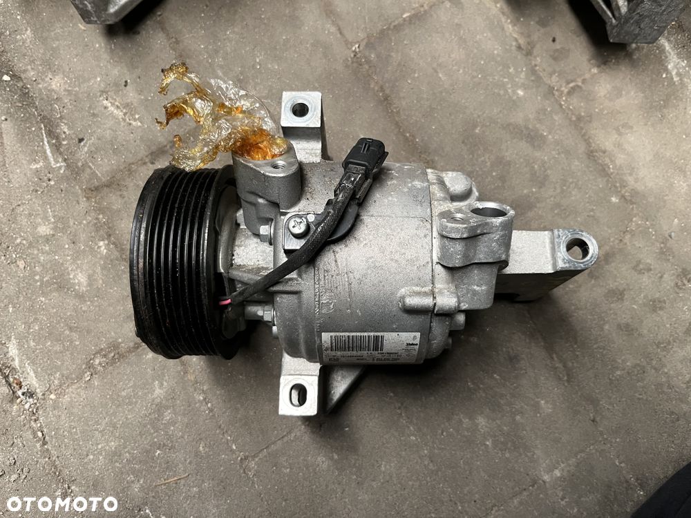 Sprężarka klimatyzacji 0.9 TCE SMART 453 926002090R - 1