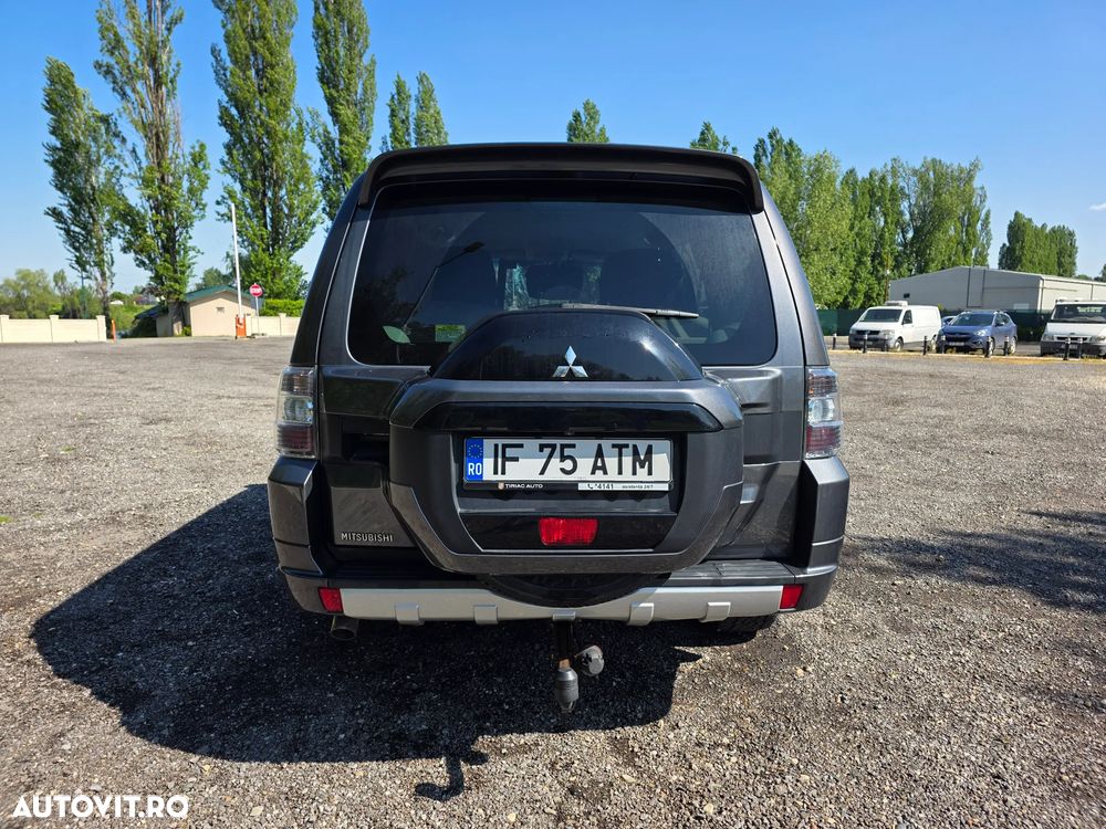 Mitsubishi Pajero - 5