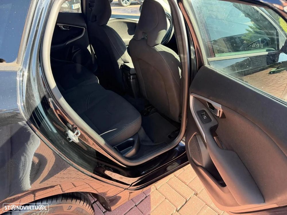 Volvo V40 2.0 D2 Momentum - 19