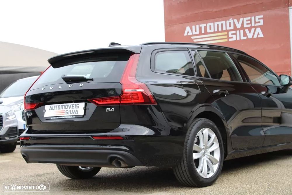 Volvo V60 2.0 B4 Momentum Core Geartronic - 13