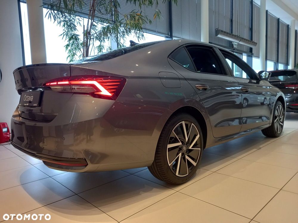 Skoda Octavia 1.5 TSI ACT Sportline - 4
