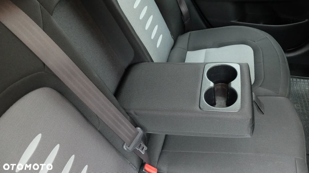 Kia Ceed Cee'd 1.6 GDI L - 34