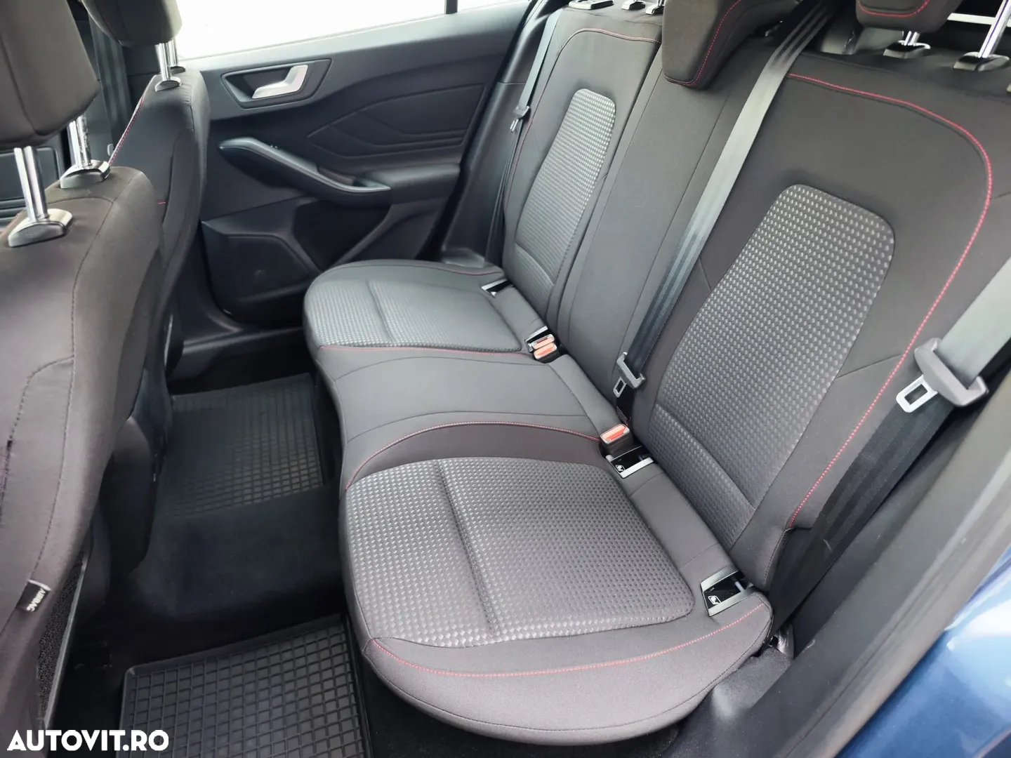 Ford Focus 1.5 EcoBlue ST-Line - 11