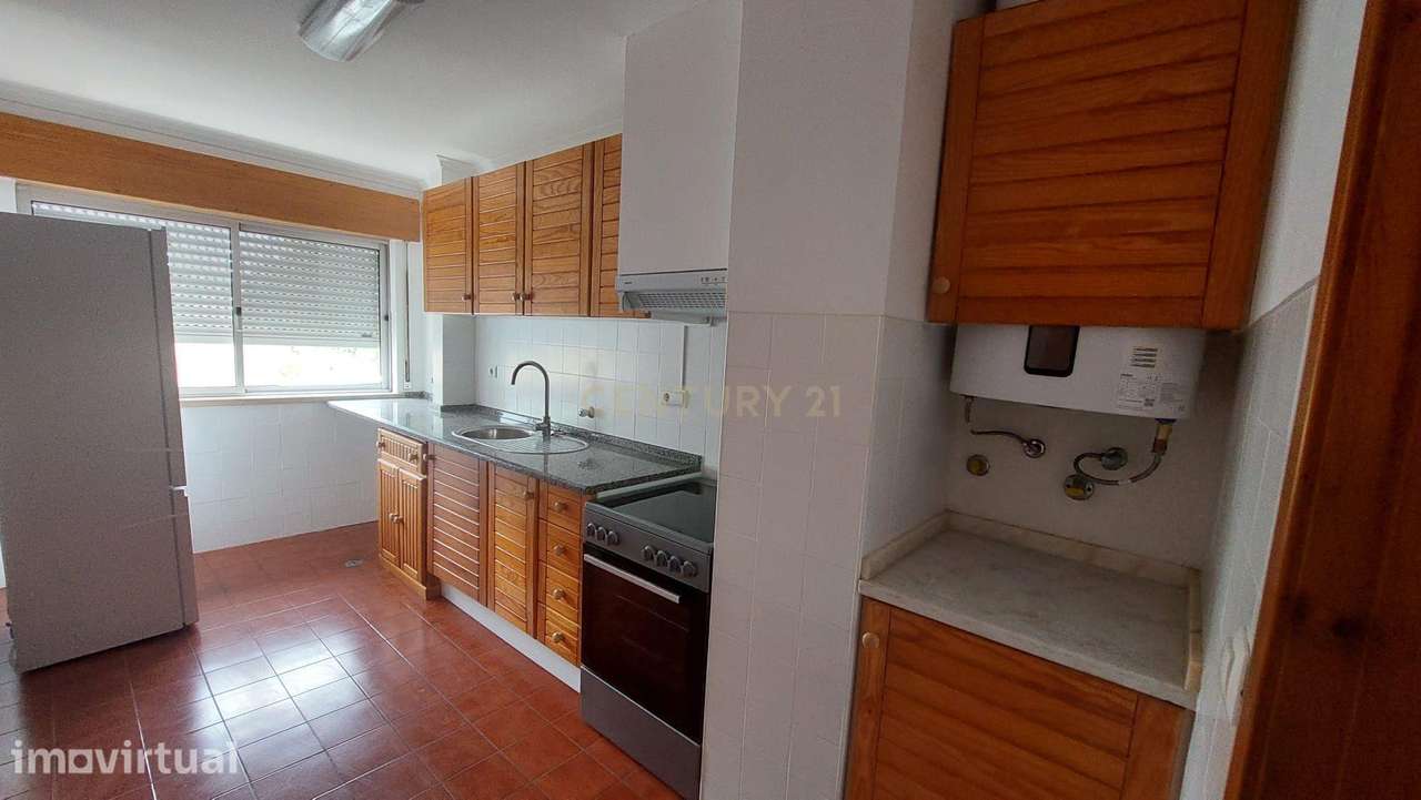 Luminoso T2 em São Miguel das Encostas, Carcavelos – Pronto a habitar. - Grande imagem: 2/13