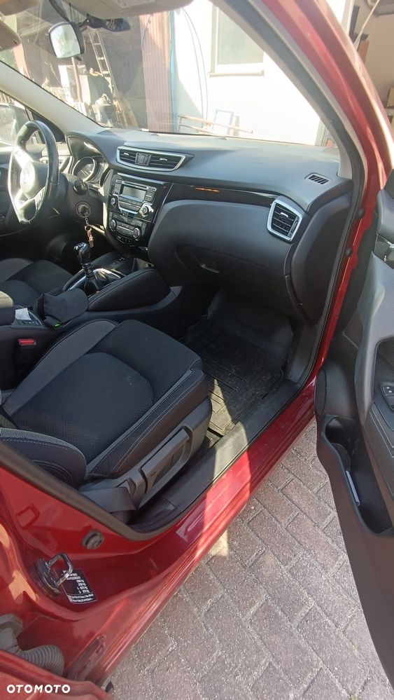 Nissan Qashqai 1.6 DCi N-Connecta - 6
