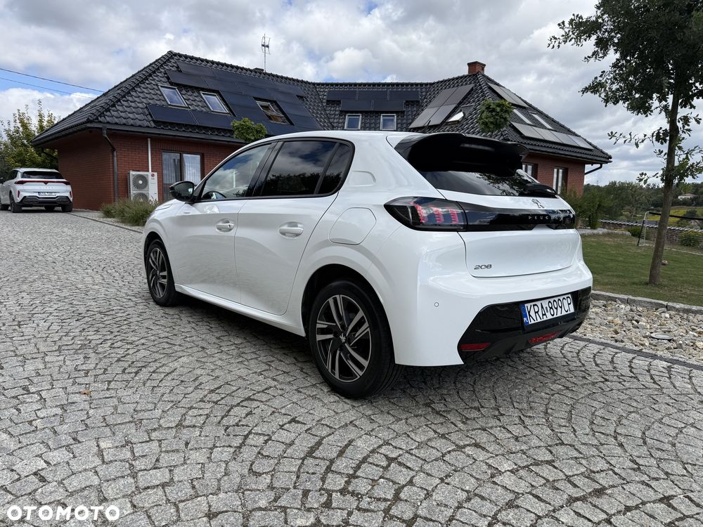 Peugeot 208 - 5