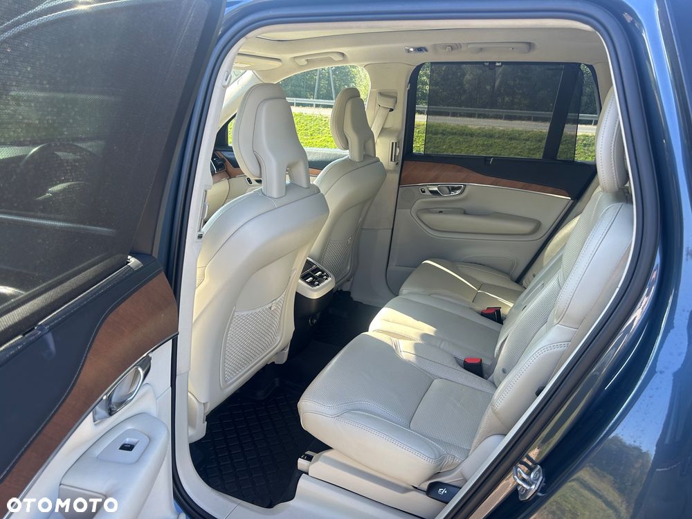 Volvo XC 90 - 25