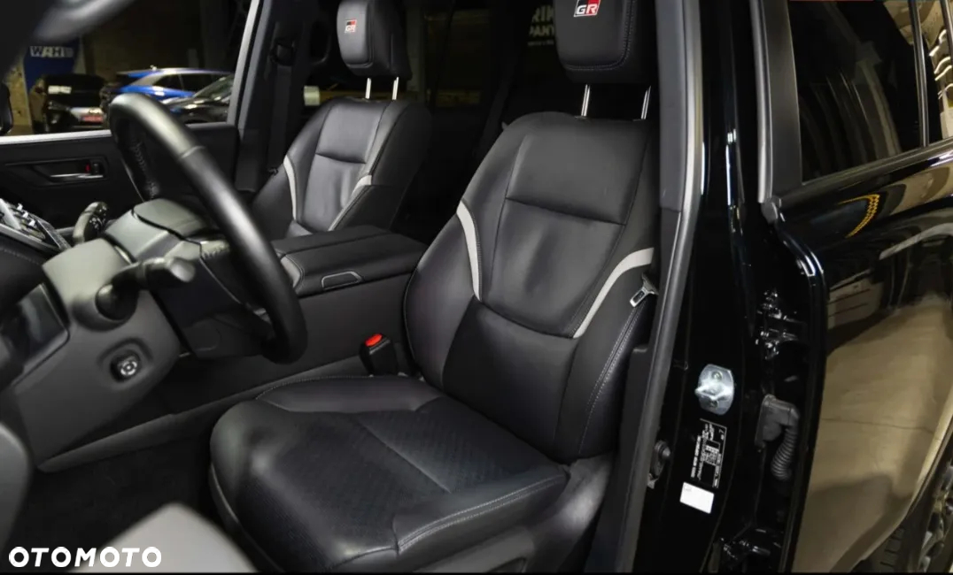 Toyota Land Cruiser - 7