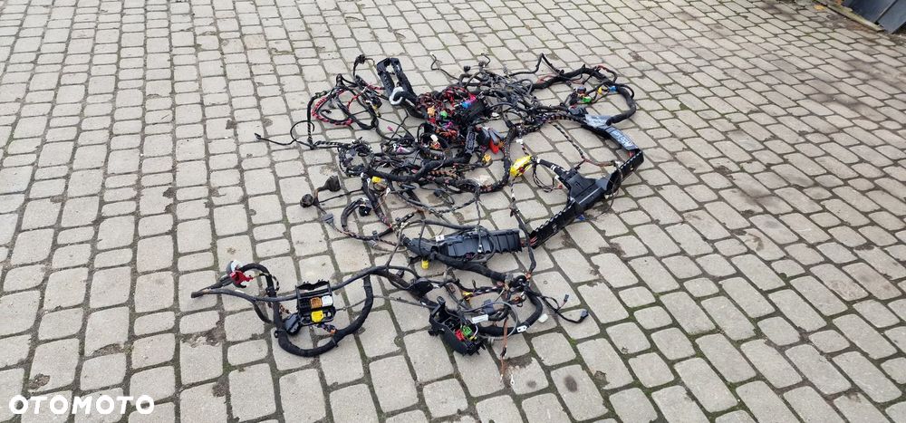 INSTALACJA WNĘTRZA KOMORY SILNIKA AUDI A4 B8 1.8Tfsi - 1