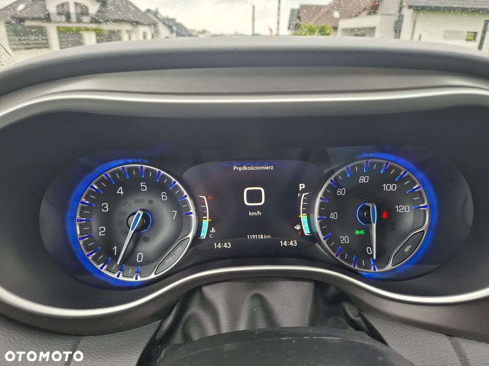 Chrysler Pacifica - 9