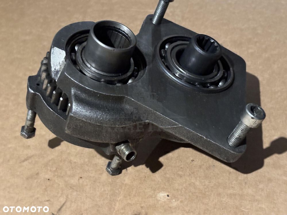 Valtra Pompa Zębata T174 T213 N121 N121 8050  V33093200 33093200 - 4