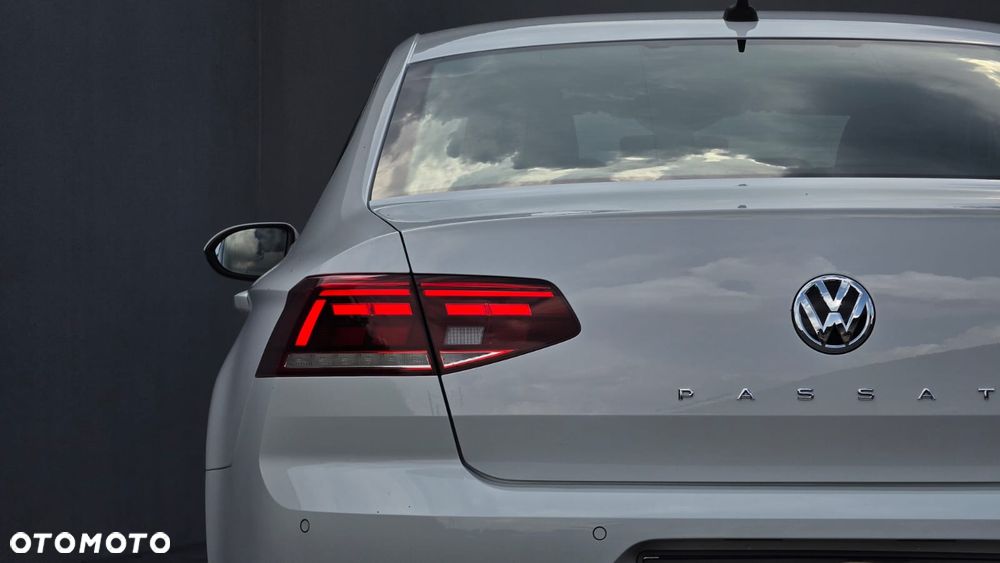 Volkswagen Passat 2.0 TDI EVO Essence - 12