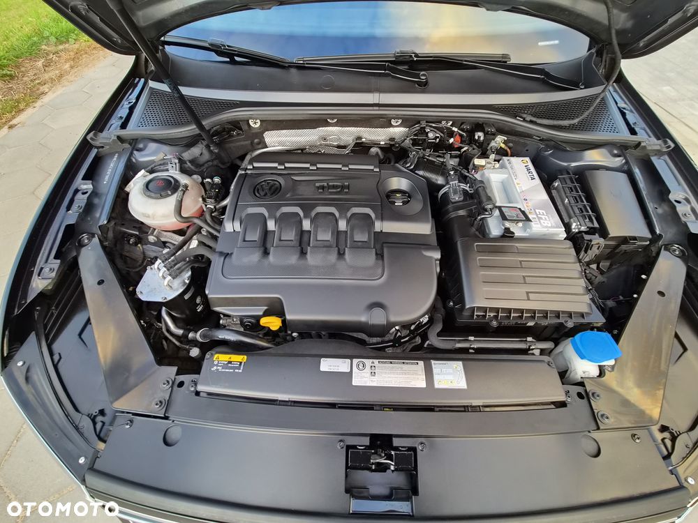 Volkswagen Passat Variant 1.6 TDI SCR DSG Business - 18