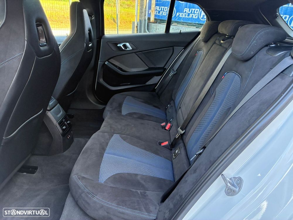BMW 118 i Pack M Auto - 24