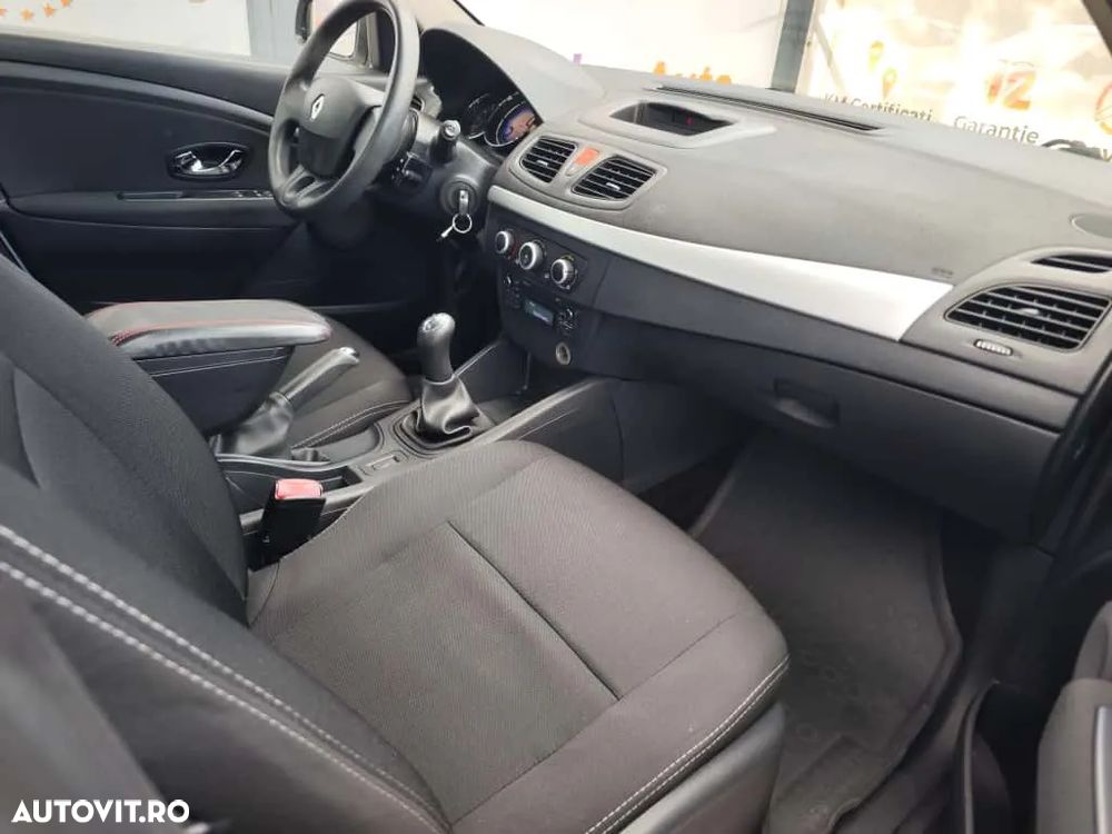 Renault Fluence 1.6 Authentique - 16