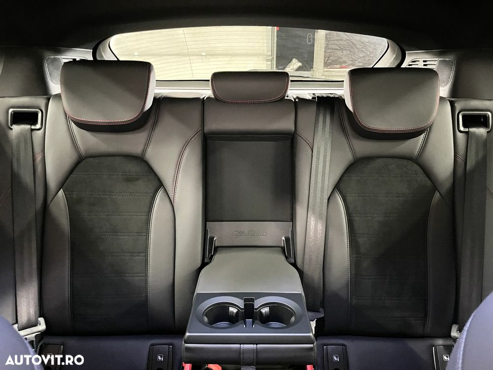 Alfa Romeo Stelvio V6 2.9 Bi-Turbo AT8-Q4 Quadrifoglio - 11