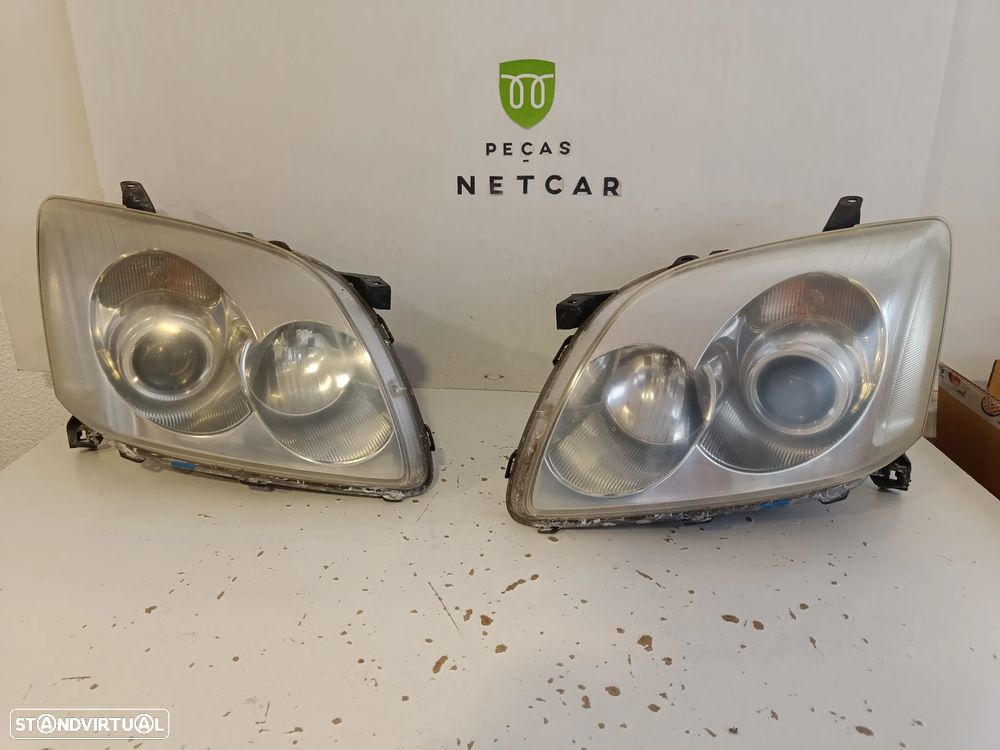 Farol óptica xenon Toyota Avensis 2005 - 1