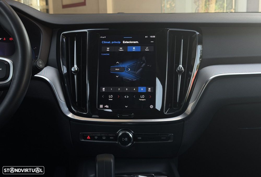 Volvo V60 2.0 B4 Core Auto - 15
