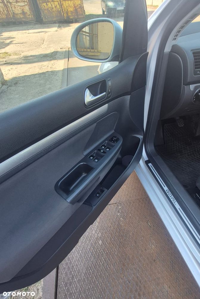 Volkswagen Golf 1.6 FSI Goal - 21