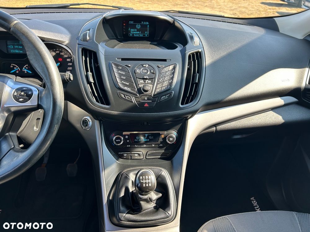 Ford Kuga 2.0 TDCi 2x4 Titanium - 16