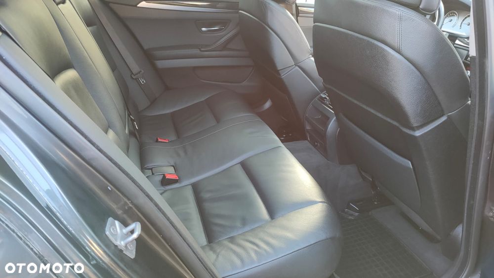 BMW Seria 5 525d Sport-Aut - 23