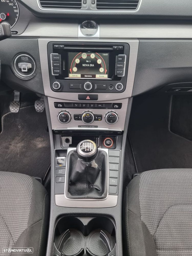 VW Passat Variant 1.6 TDI BlueMotion - 12