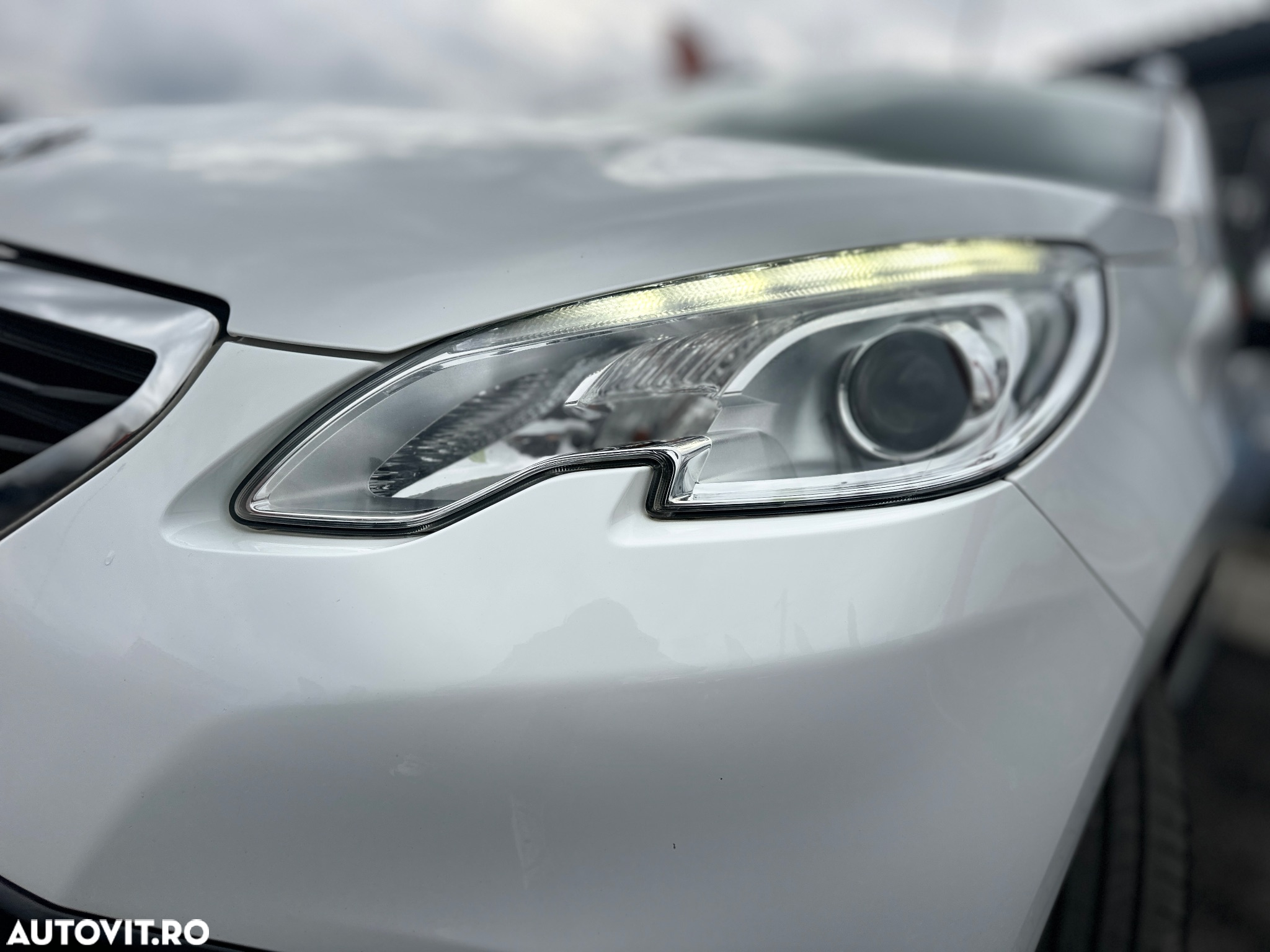 Peugeot 2008 1.2 L PureTech Turbo S&S Allure - 17