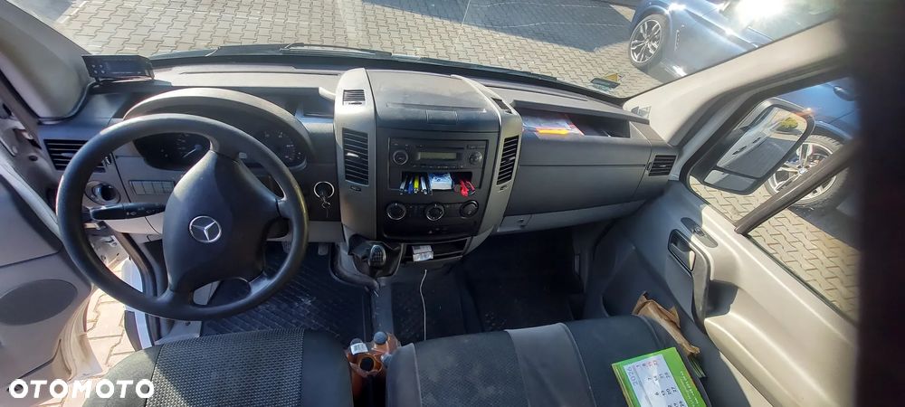Mercedes-Benz Sprinter - 9