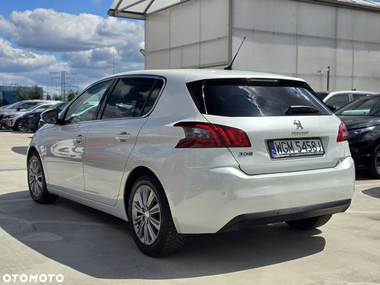 Peugeot 308 1.2 PureTech GPF Allure S&S - 6