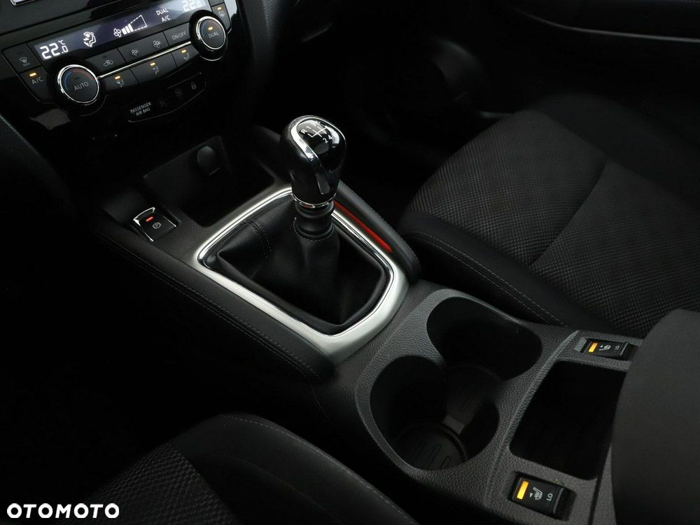 Nissan Qashqai 1.6 DIG-T N-Connecta - 28