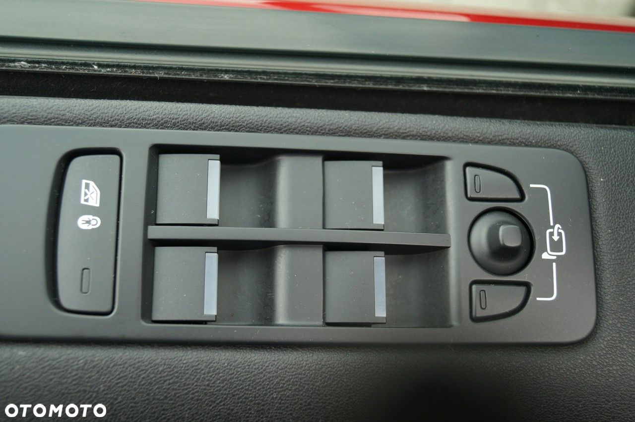 Land Rover Discovery Sport - 32