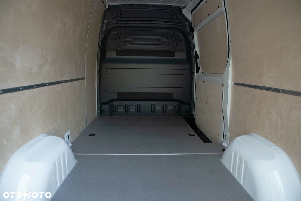 Mercedes-Benz Sprinter - 16