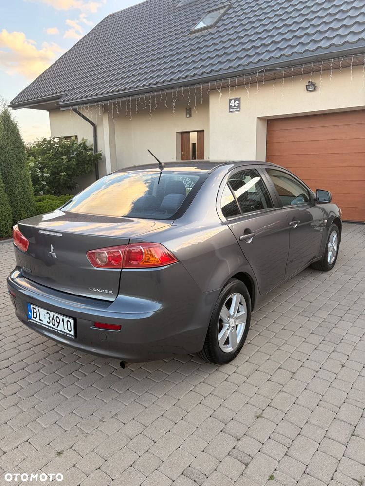 Mitsubishi Lancer - 7