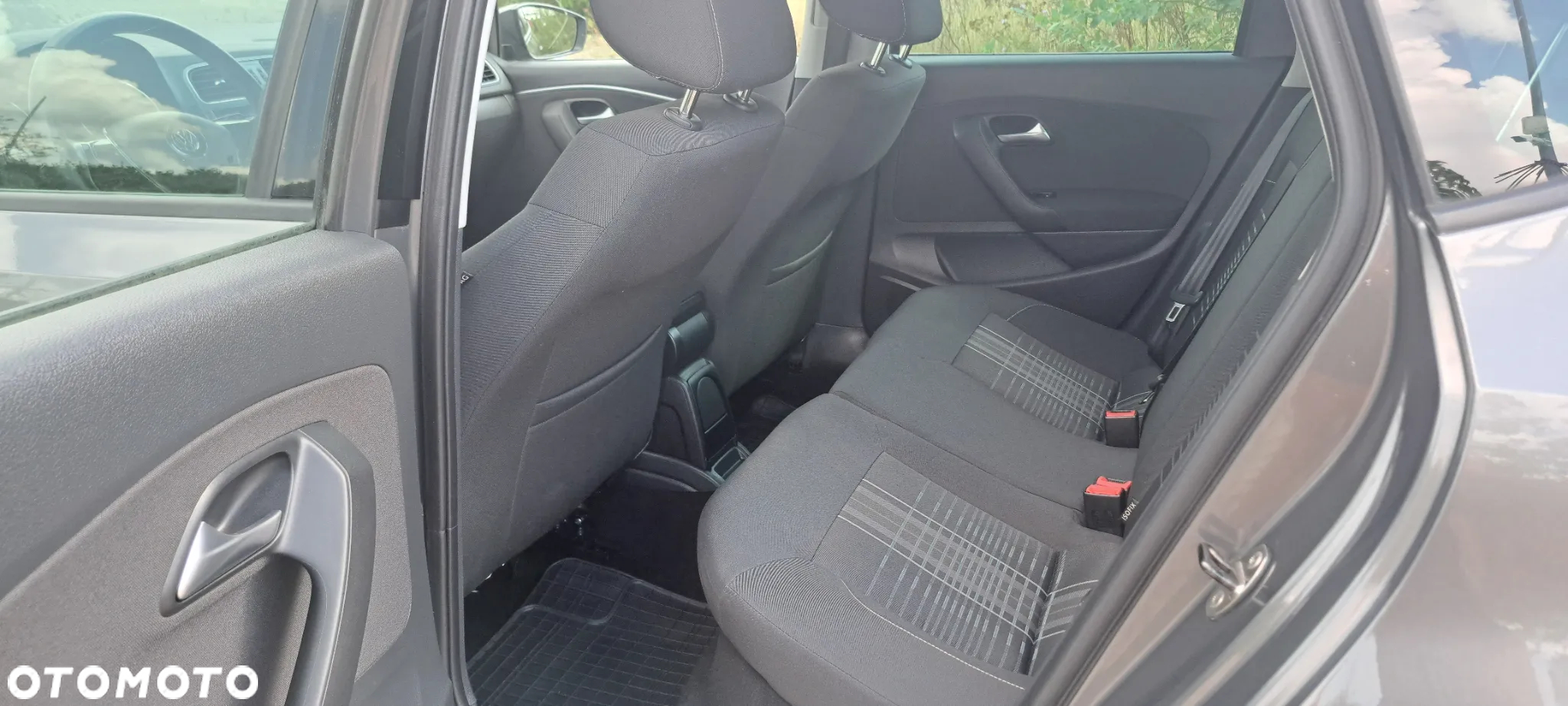 Volkswagen Polo 1.2 TSI Blue Motion Technology Lounge - 23