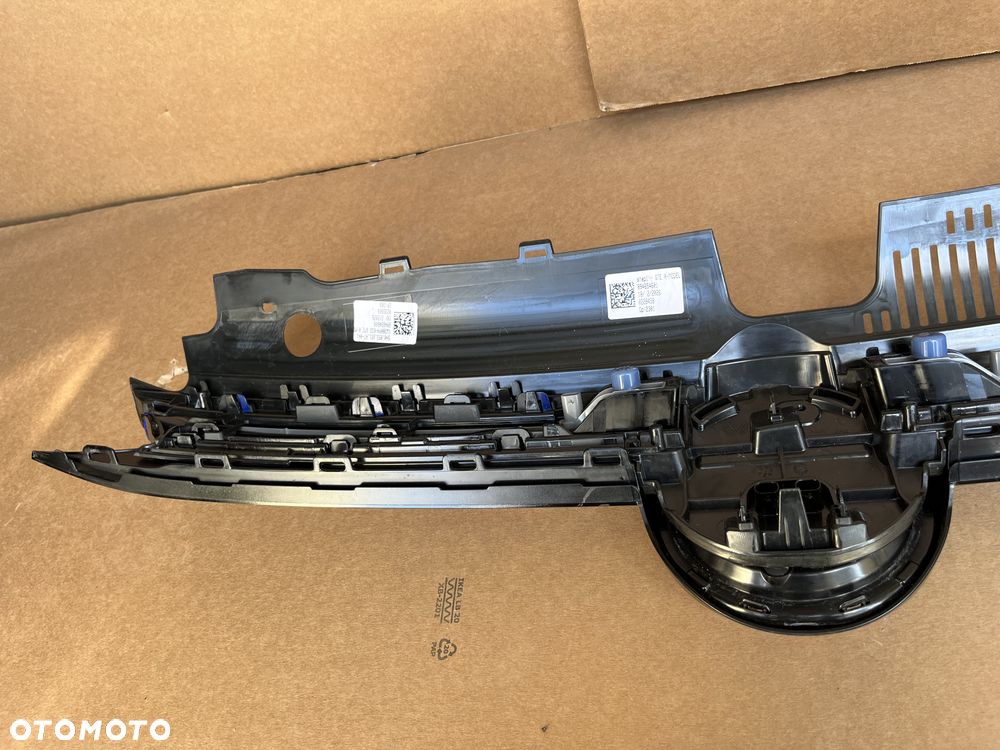 GRILL VW GOLF VIII LIFT R GTE ATRAPA ZDERZAKA PRZOD GOLF 8 GTE R LIFT 2026 - 10