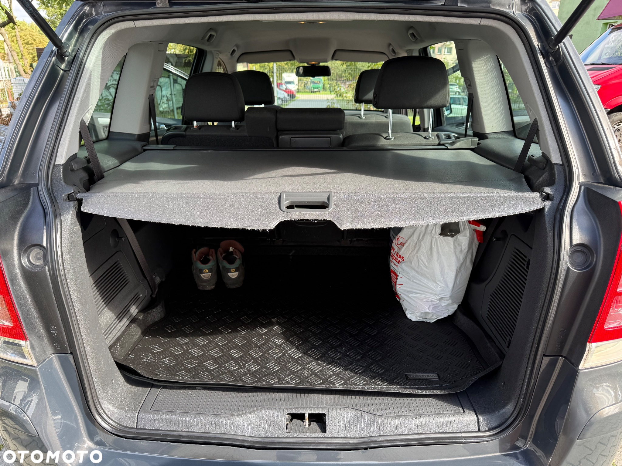 Opel Zafira 1.6 - 12