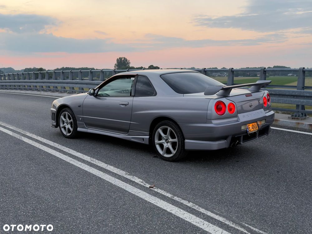 Nissan Skyline - 4