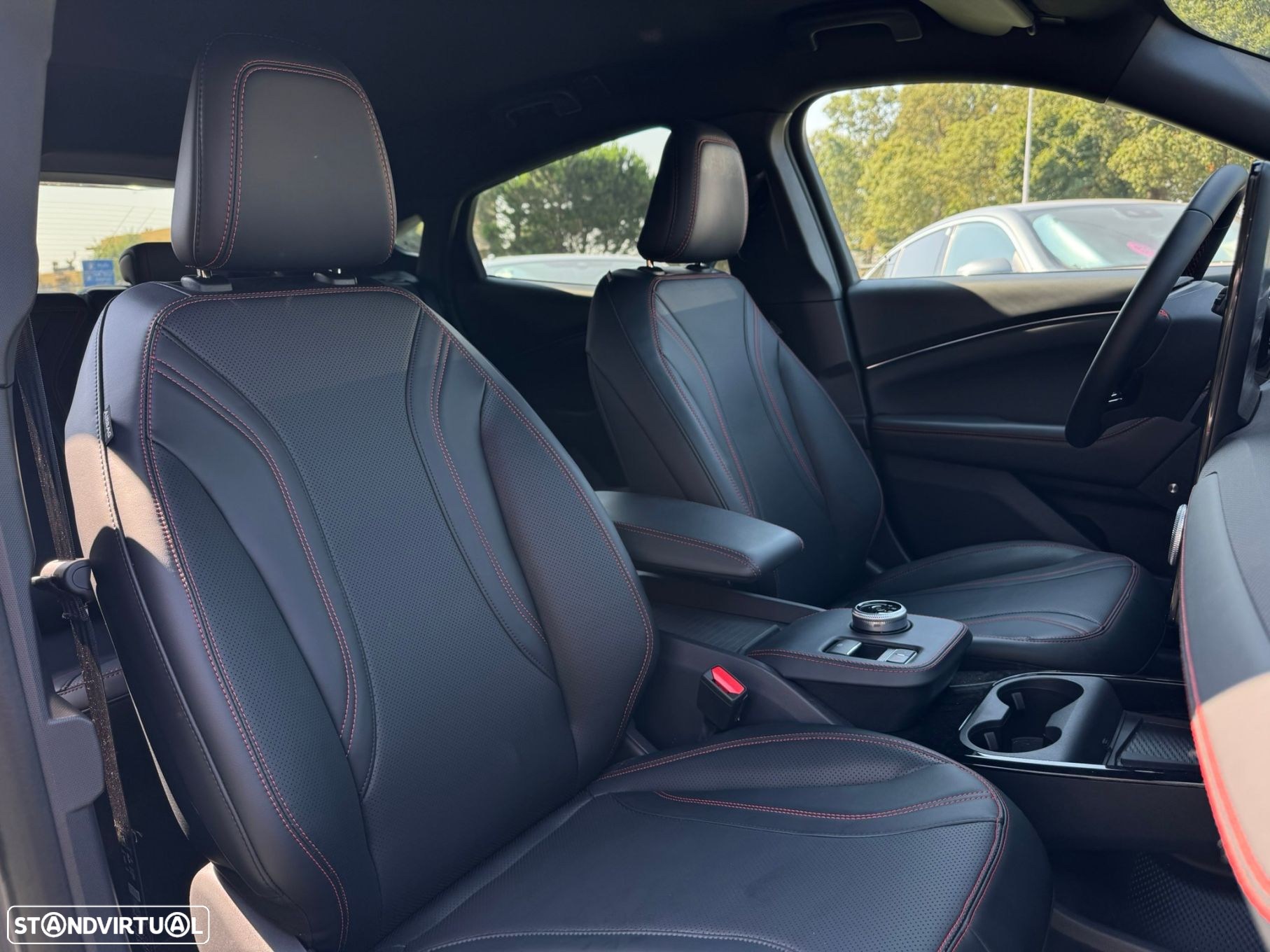 Ford Mustang Mach-E 72.6 kWh Premium AWD - 22