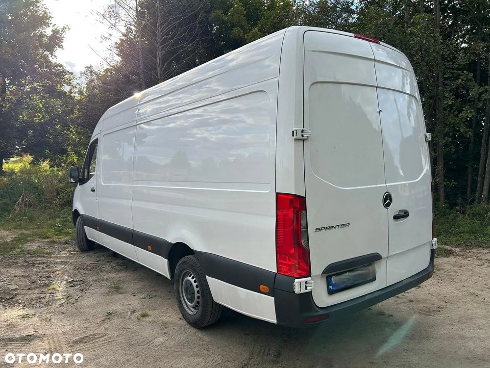 Mercedes-Benz Sprinter - 4