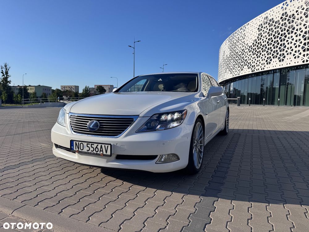 Lexus LS 600h L Superior - 7