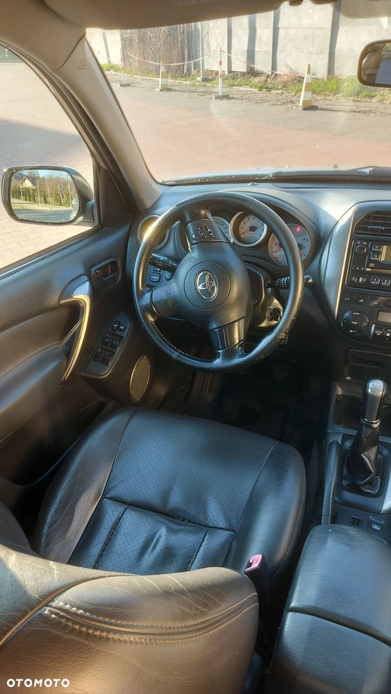 Toyota RAV4 2.0 VVT-i 4x4 - 12