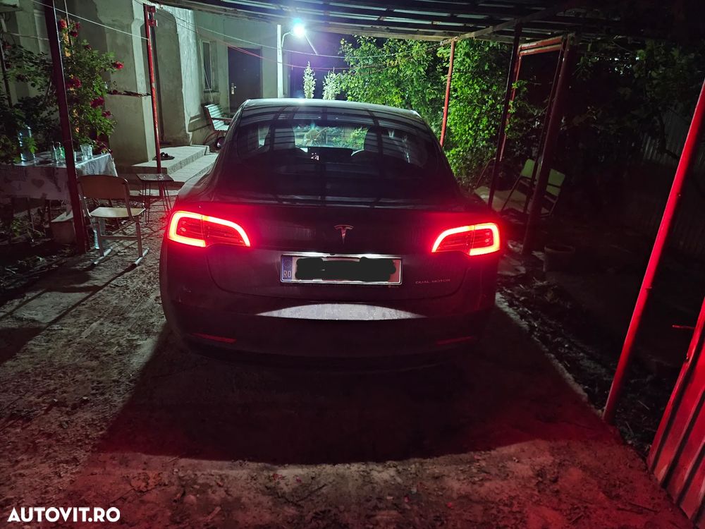 Tesla Model 3 - 5