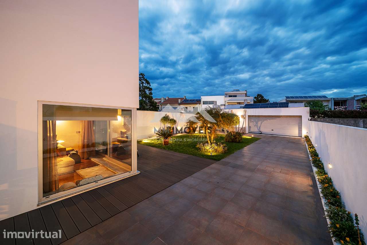 Moradia Lavra | Terraço Panorâmico Vista Mar | Jardins | Closet | Anex - Grande imagem: 5/60