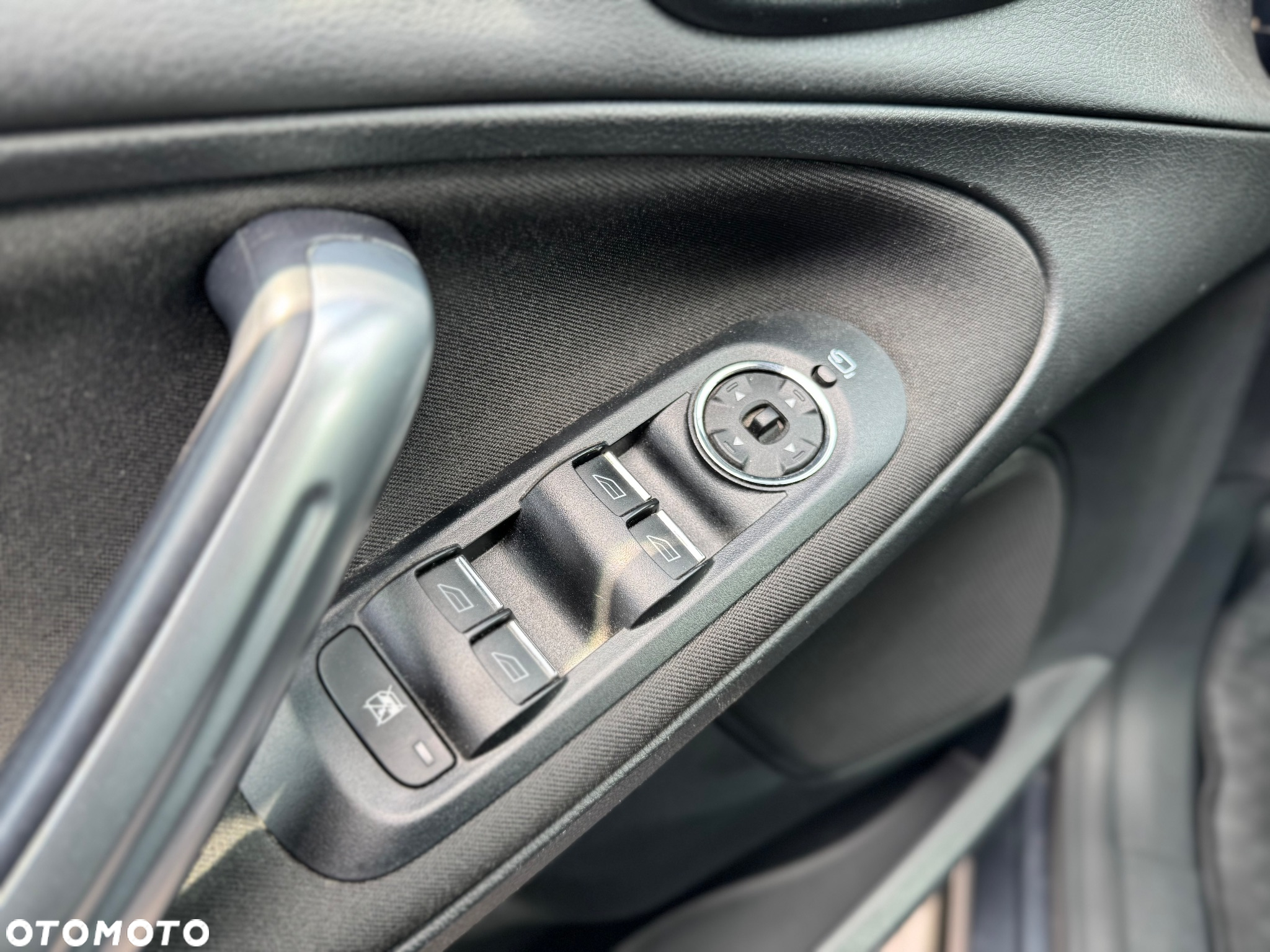 Ford S-Max - 13