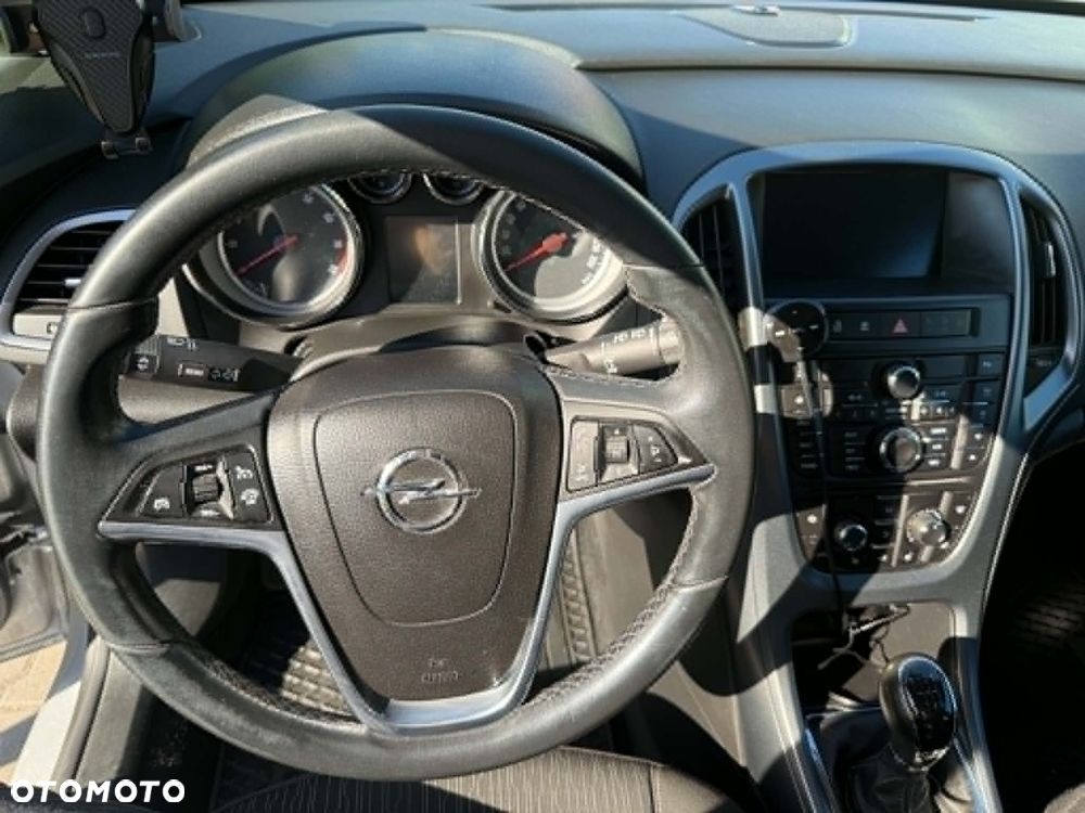 Opel Astra 1.4 T Enjoy - 9