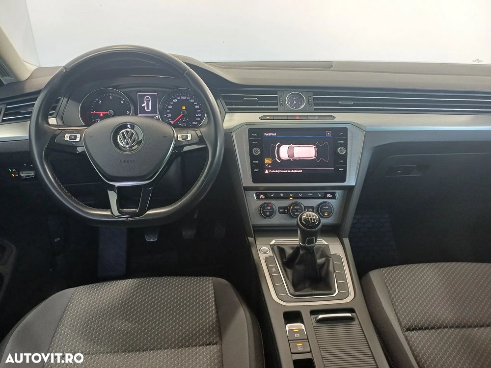 Volkswagen Passat 2.0 TDI SCR Advance - 9